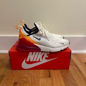 NIKE Women’s AirMax 270